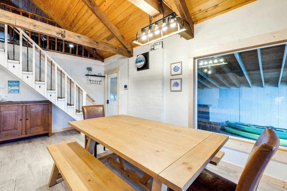 Riverfront Coastal Retreat With Easy Beach Access