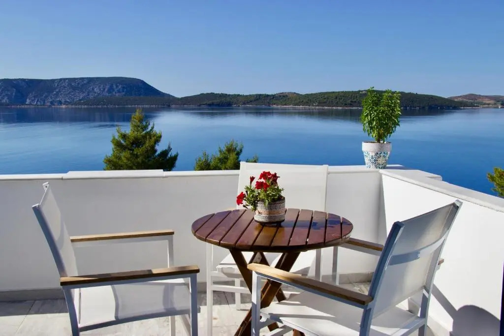 Grand Bleu Apartments & Villas