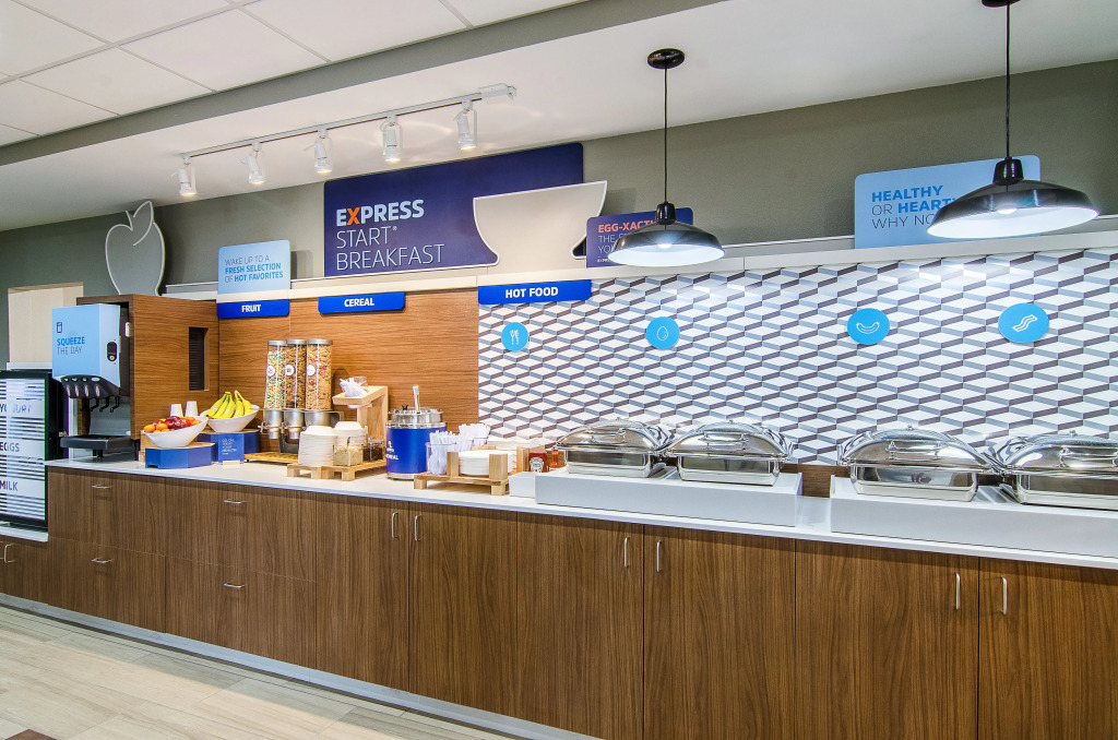 Holiday Inn Express & Suites - Atchison by IHG