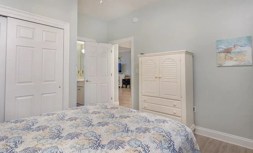 Wondrous Oceanfront Condo with Free Poolside WiFi - Unit 1105 by RedAwning