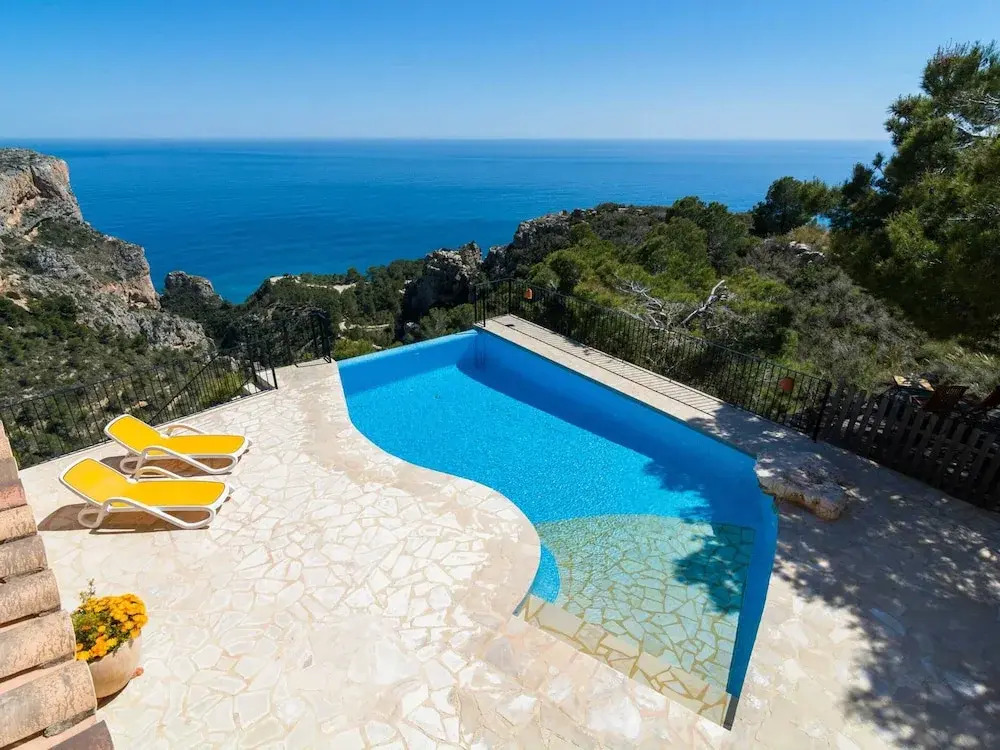 Villa with Sea Breeze Charm