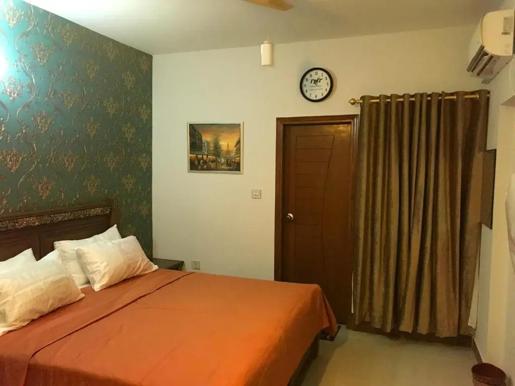 "Service Apartments Karachi" 3 Bed Javed Apartment