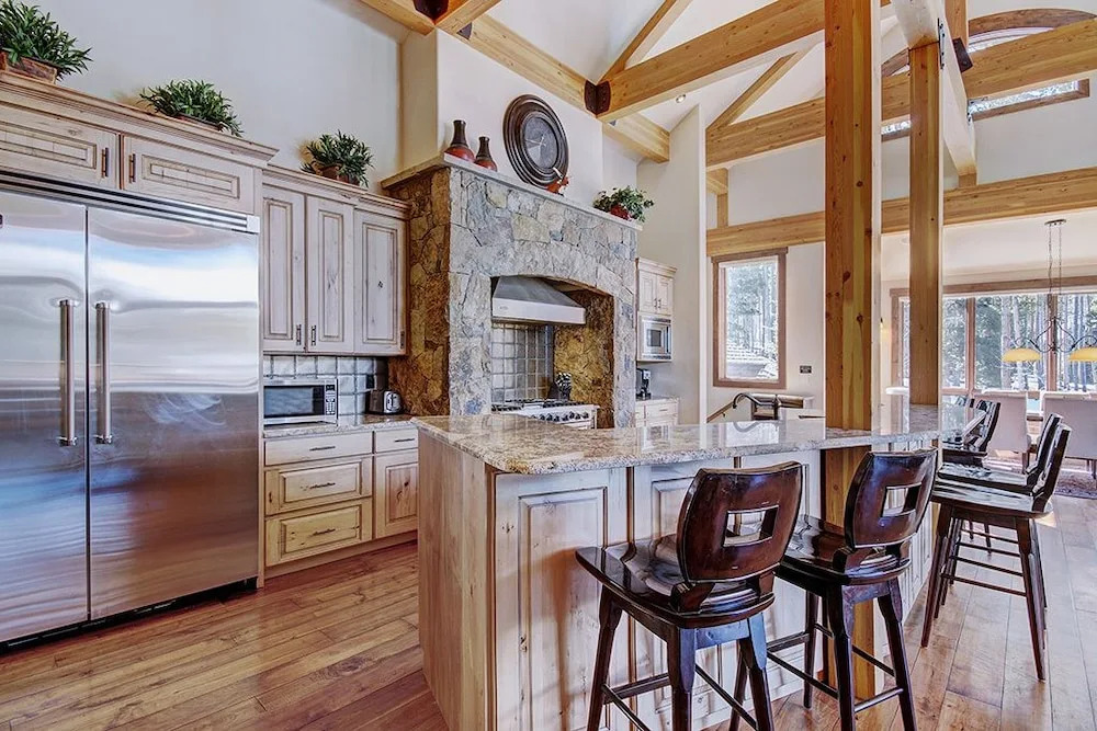 Mountain Majesty Manor
