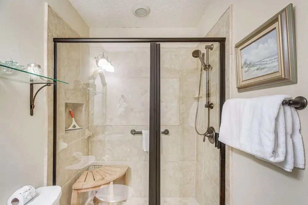 Convenient St Simons Island Home - 3 Mi to Beach!