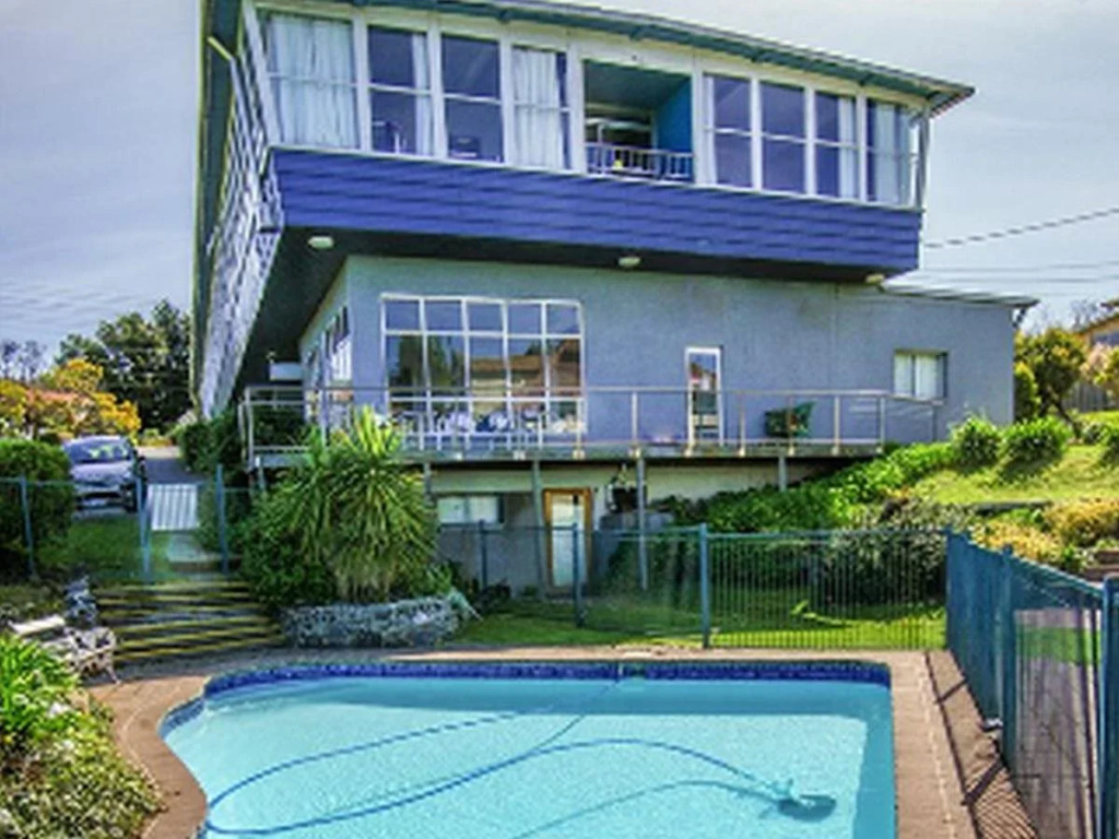 Waterfront Lodge Motel