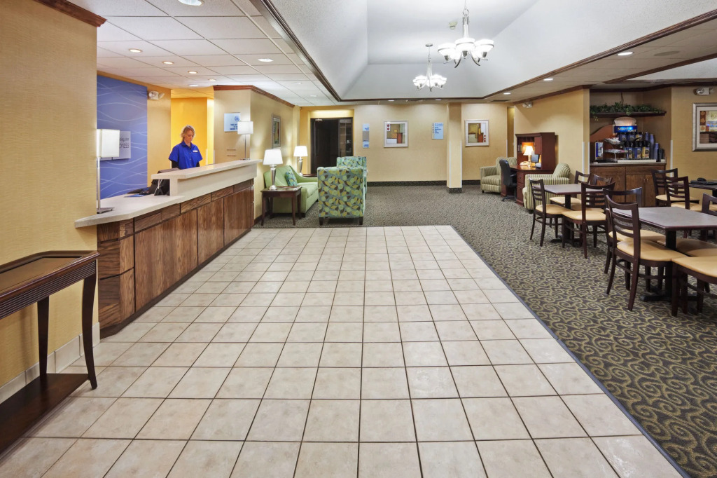 Holiday Inn Express & Suites Lebanon by IHG