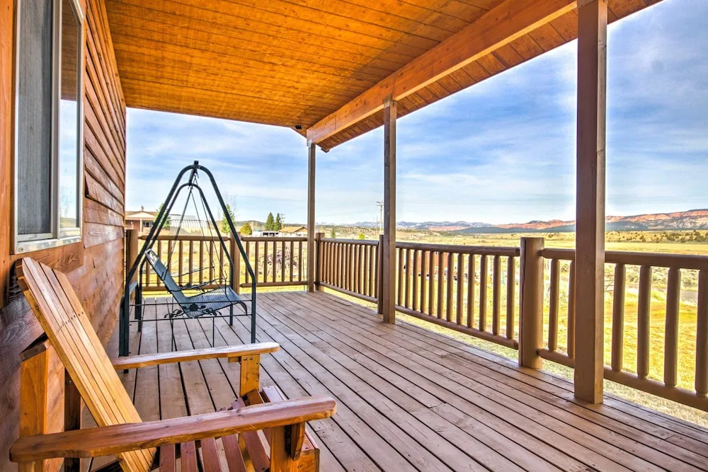 Rustic Bryce Canyon Home w/ Deck on Sevier River!