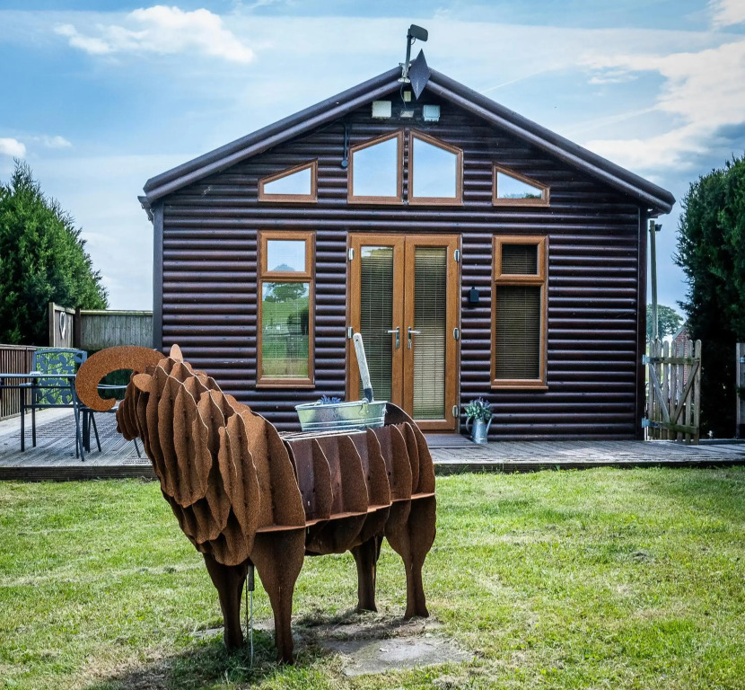 FAIRVIEW FARM Holiday Accommodation has 13 LODGES and CABINS in Ravenshead, Nottingham near Sherwood Forest and our farm has 88 acres of lovely walks and views with pet animals