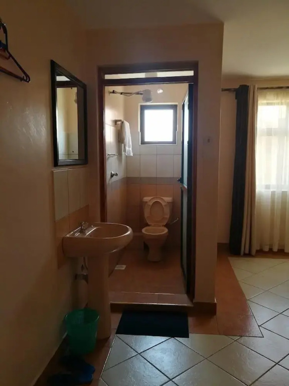 Reyna Hotel Machakos