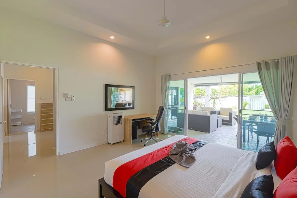 Cozy Modern 3 Bedroom Pool Villa L70