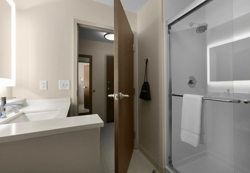 Holiday Inn Express & Suites - Fayetteville South by IHG