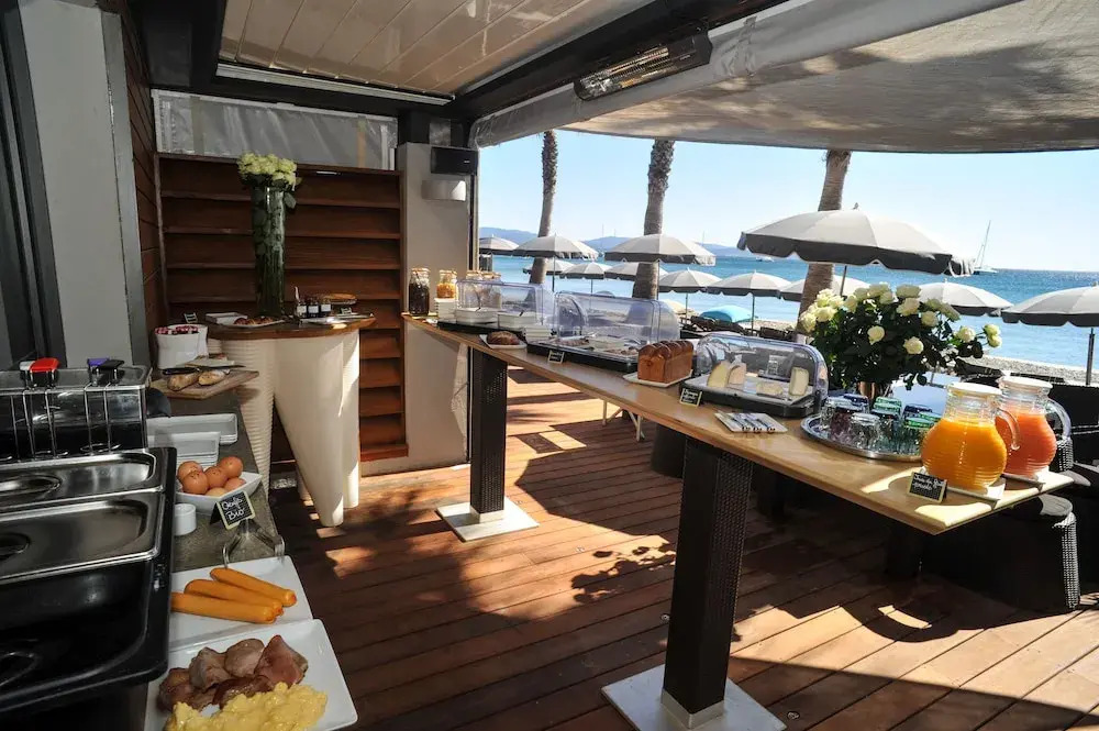 Bor Hôtel & Restaurant - Plage privée