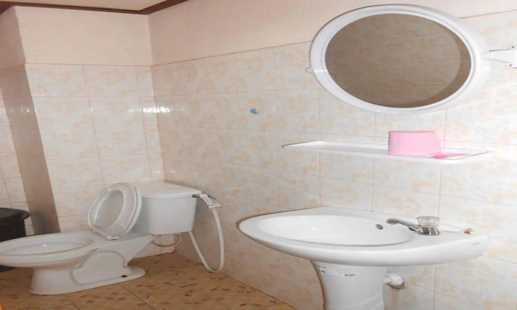 Vanhmaly Hotel