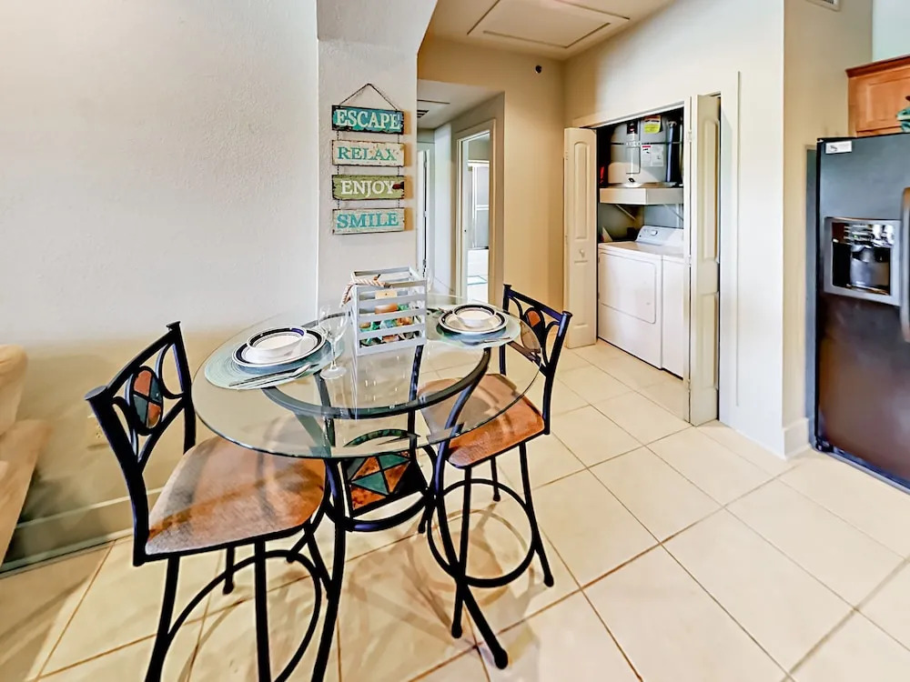 20050 Oak Road E Condo Unit 1003 3 Bedrooms 2 Bathrooms Condo