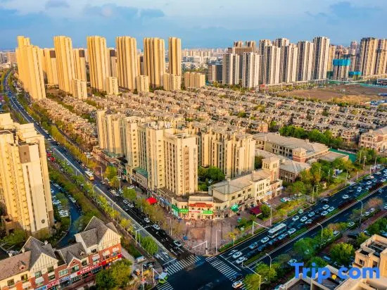 Yishuwan Hotel (Hi-tech Zone Shimao 52+ Shopping Center)