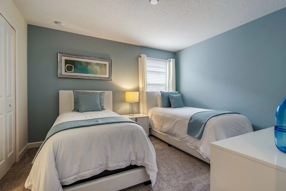 Champions Gate 1521 - Eight Bedroom Pool Home