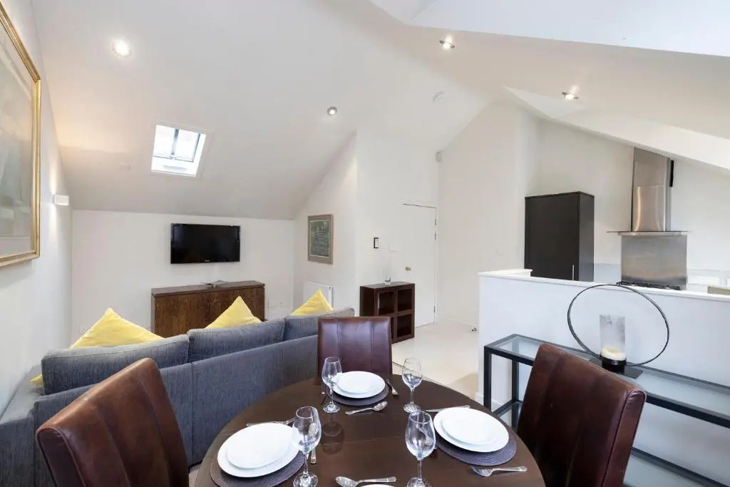 ALTIDO Contemporary and Vibrant 1BR flat near Princes Street