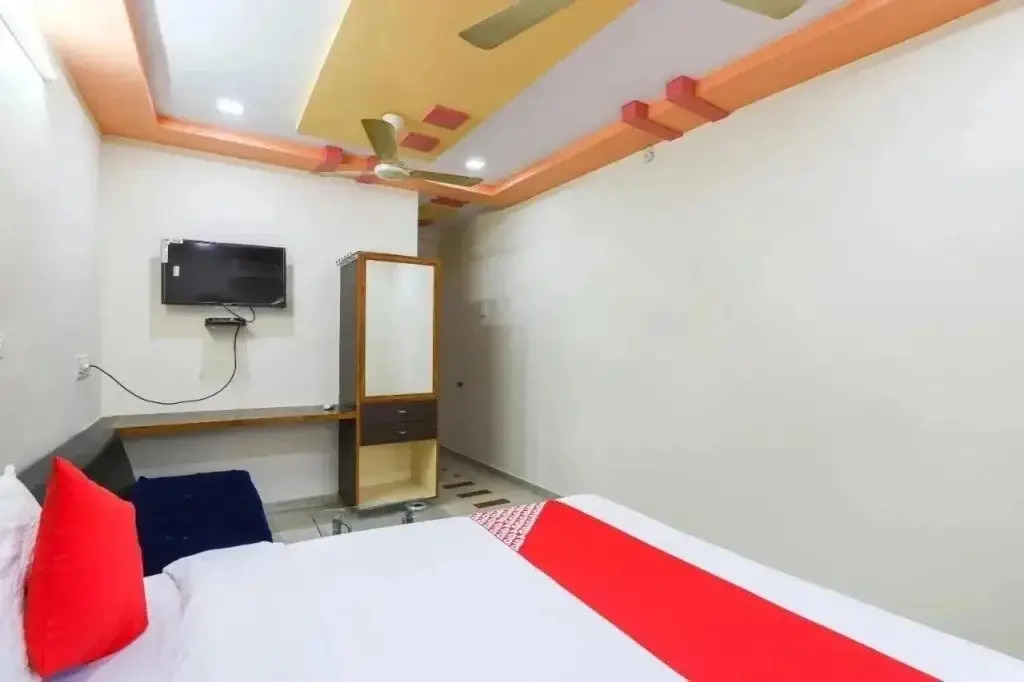 Kabir Residency by OYO Rooms