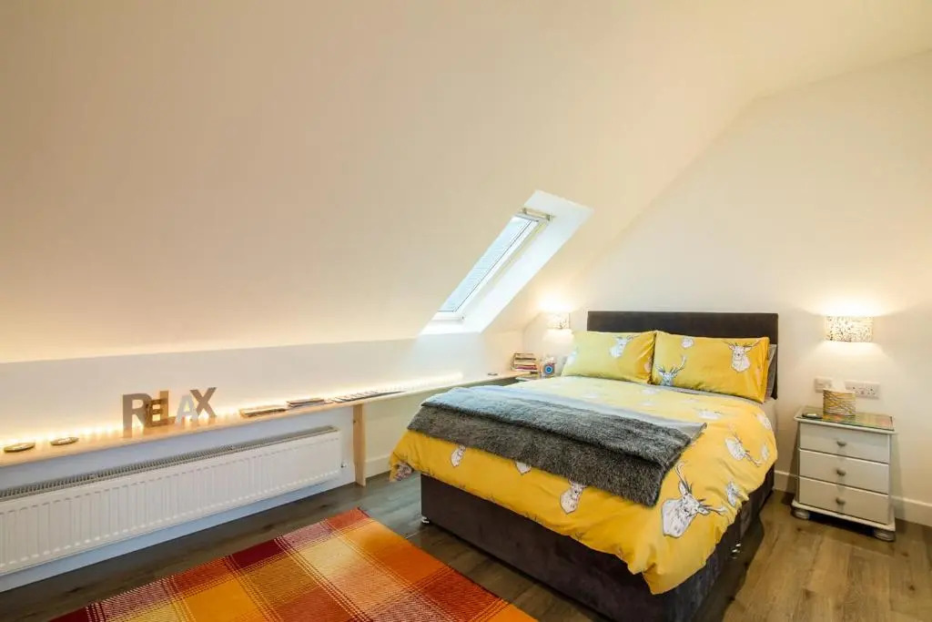 Allt Mor Rentals - Chalet with hot tub, And Studio Apartment no hot tub