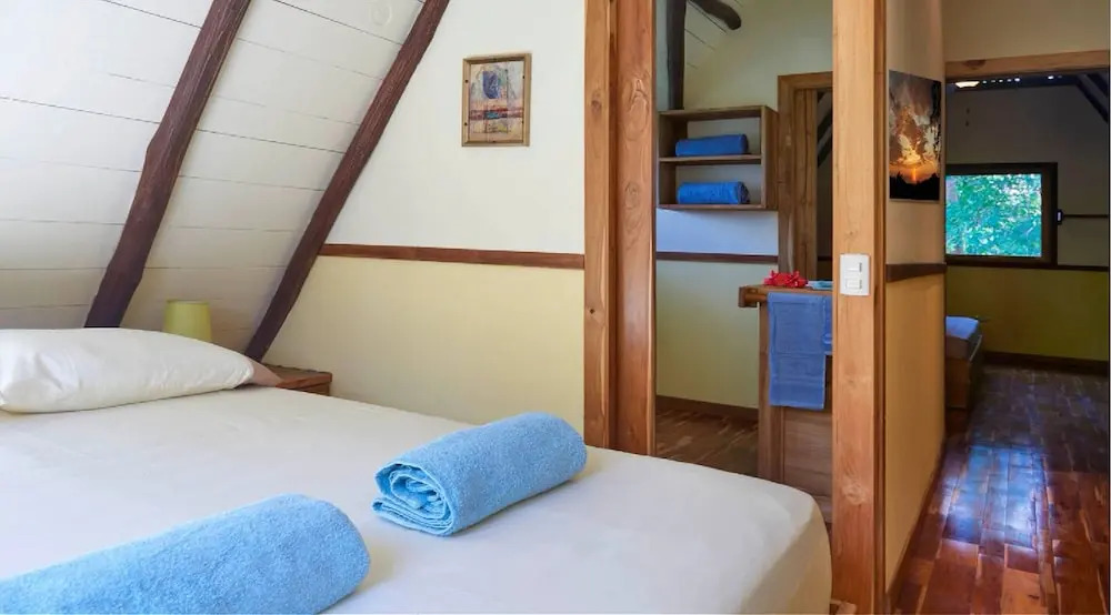 Jungle House- Natural Ocean View Cabin
