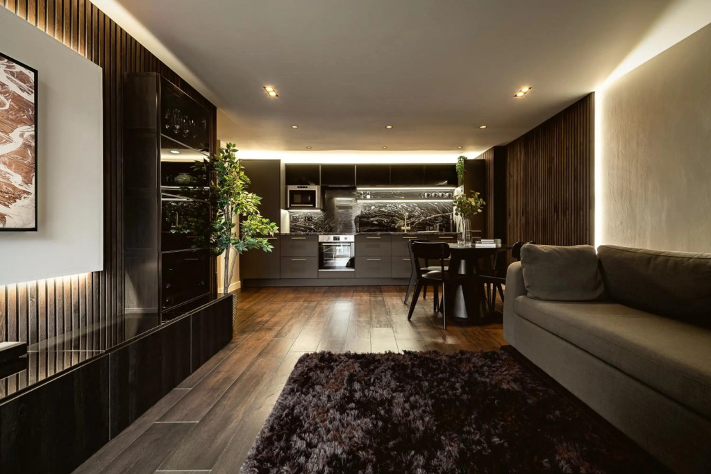 The Acacia, Luxury with Private Balcony + Parking