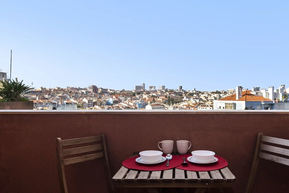 Damasceno Large Apartment