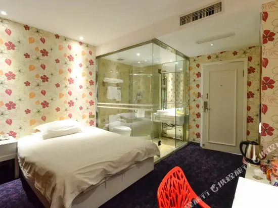 Huangyan Media Hotel
