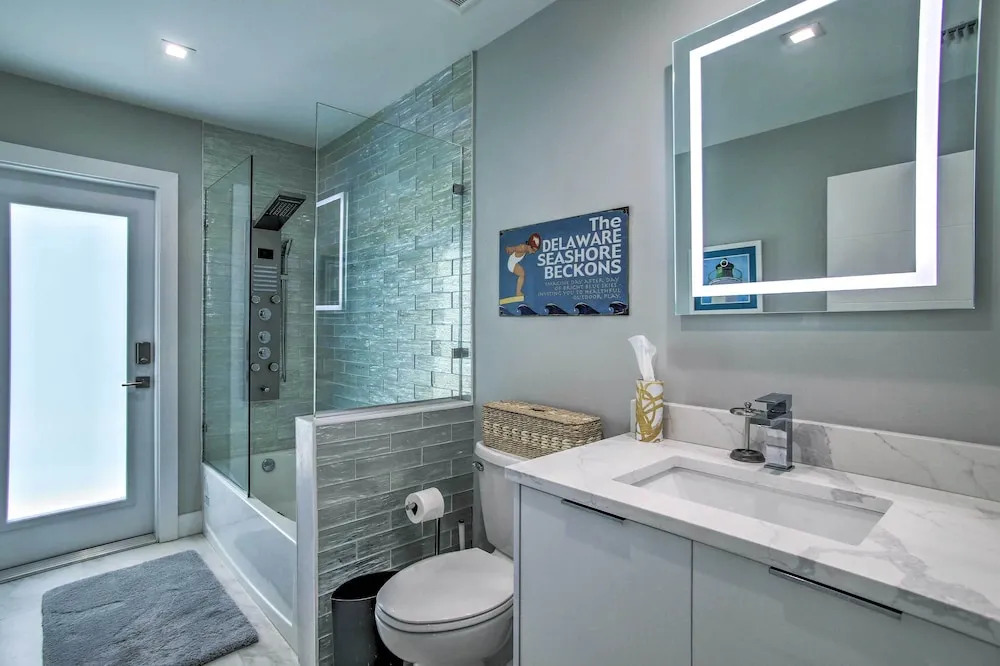 Modern Wilton Manors Home w/ Outdoor Oasis!