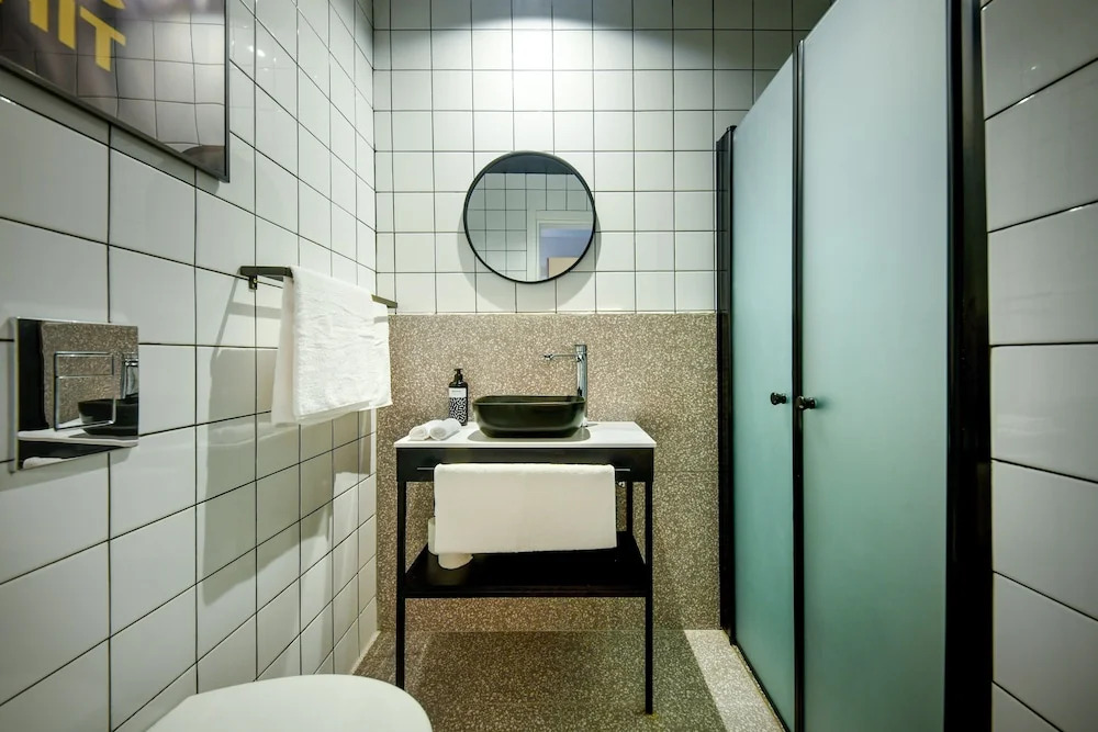 Pixel - by Loginn Tel-Avivian hotels