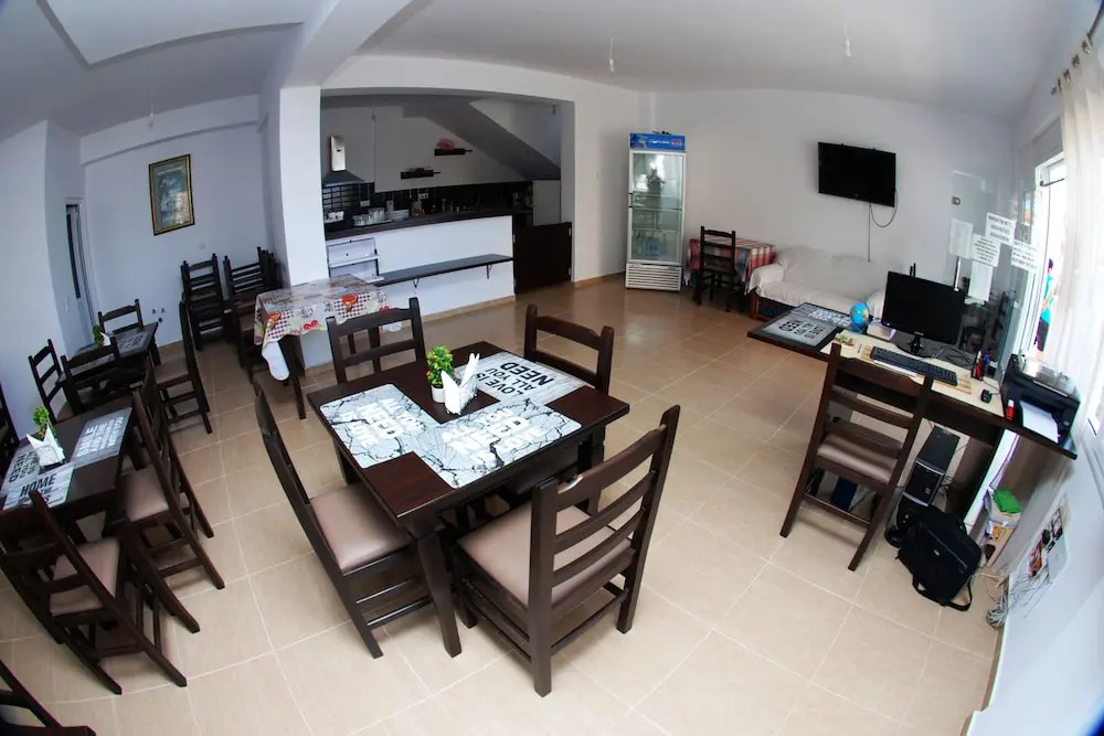 Hotel Eleana & Apartments