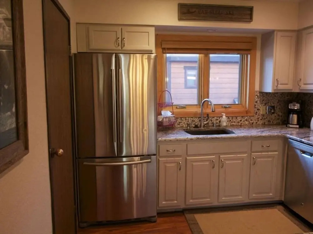 #1695 Winterpoint 2 Bedroom, 2.5 Bath, Walk to Snowflake Lift