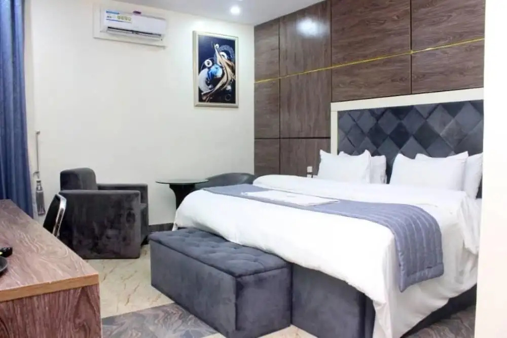 Chinbell Luxury Hotel & Suites