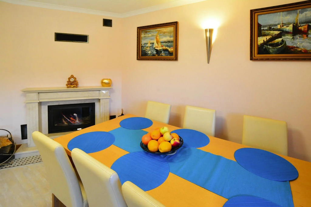 Comfortable holiday home with a private garden