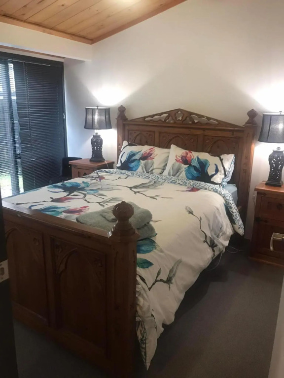 Hibiscus Hideaway - Orewa Holiday Home