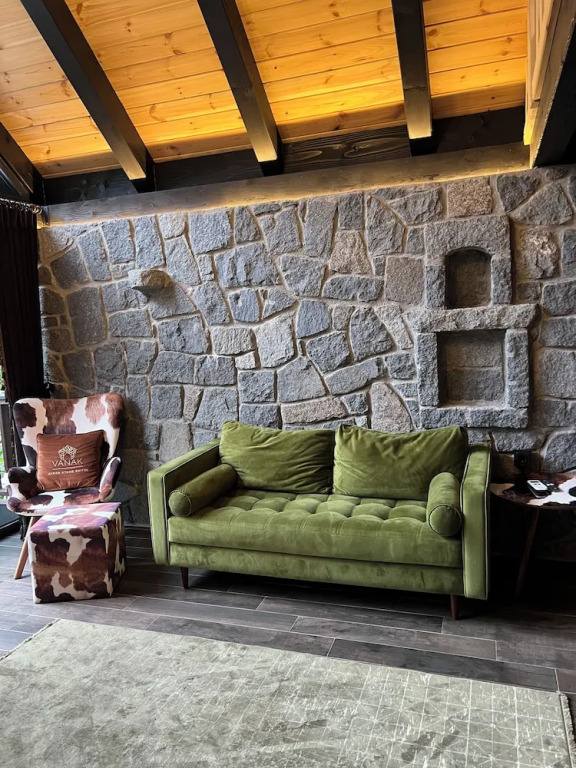 Ayder Vanak Stone Suites