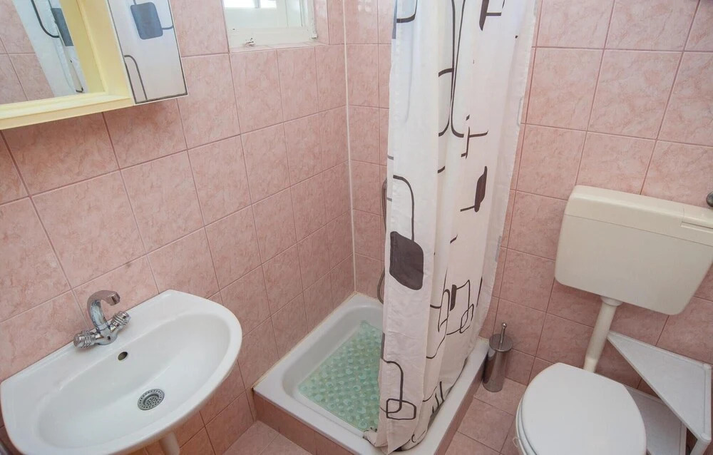 Stunning Apartment in Pakostane With 1 Bedrooms and Wifi