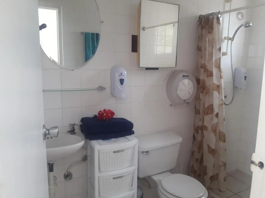 Palmitas Hostel with tropical garden & pool