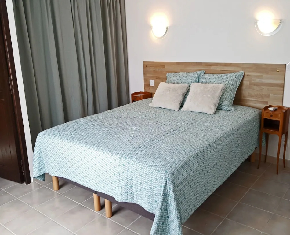Domaine MAS NATURA 2 gites climatisation, piscine et SPA