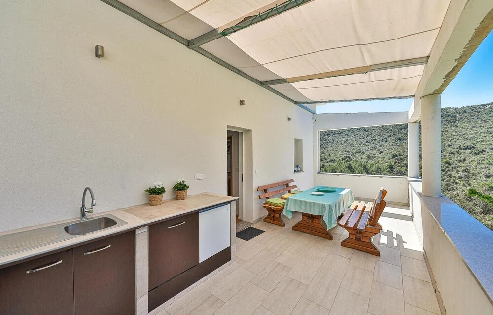 Stunning Home In Vinisce