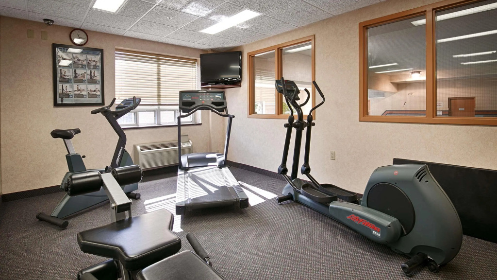 Best Western Plus Burlington Inn & Suites