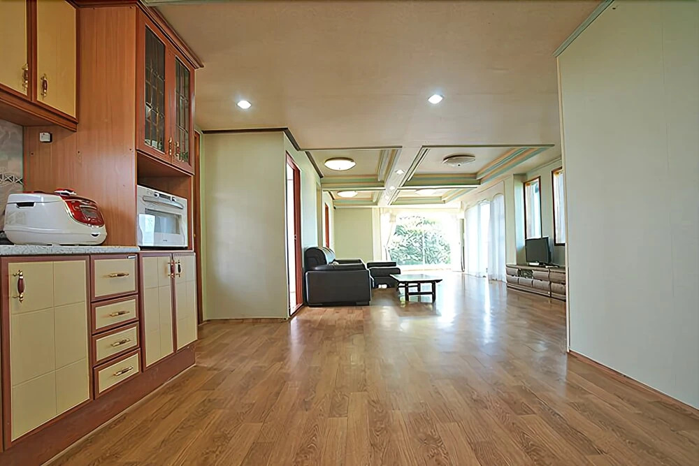 Jejuromance Pension