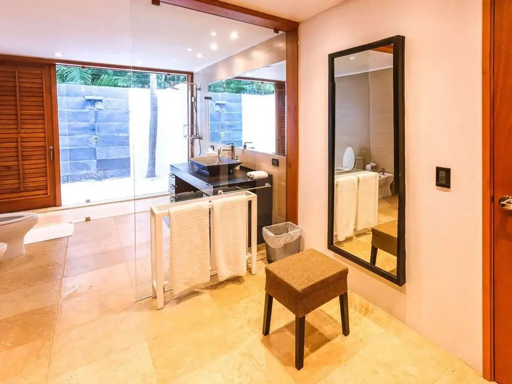 Sunny Vacation Villa 80