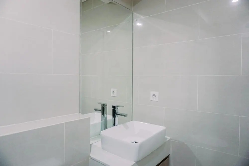 Homey And Minimalist Studio At Daan Mogot City Apartment