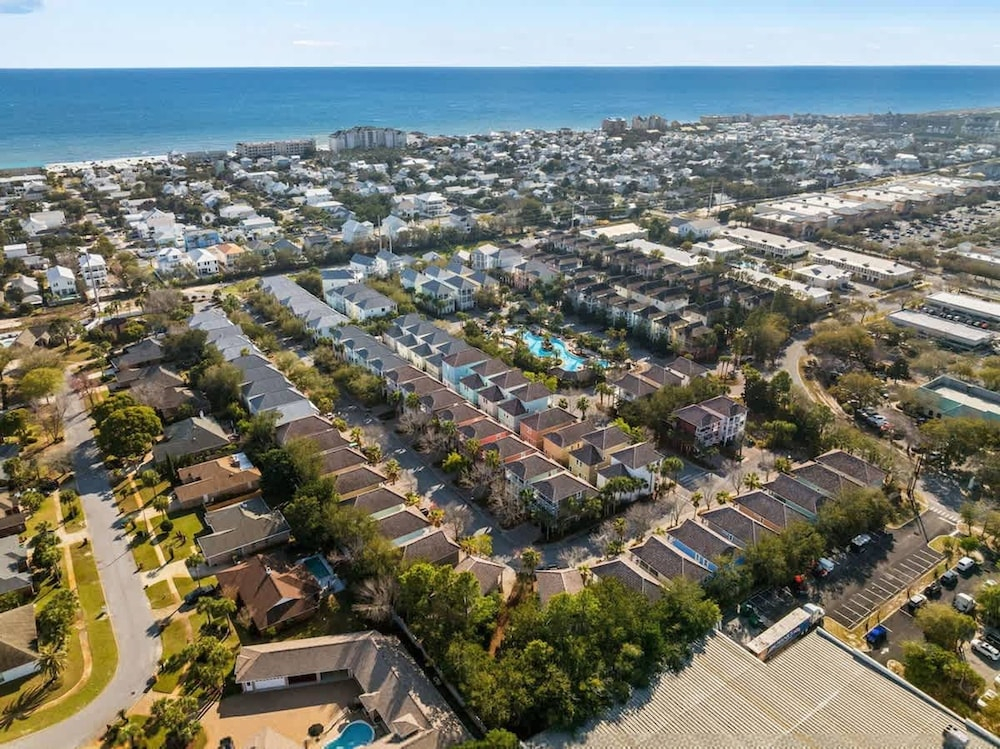 6BR Beach Home 5-min Walk to Ocean Resort Pool
