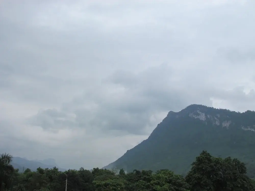 Huong Tra Hotel