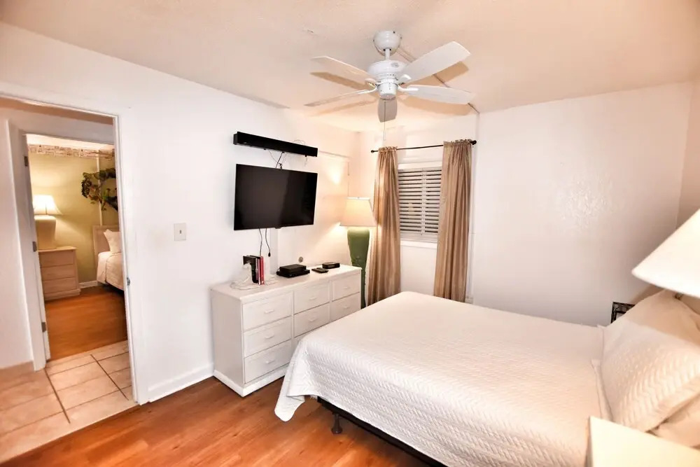 0111 Waters Edge Resort 2 Bedroom Condo by Redawning