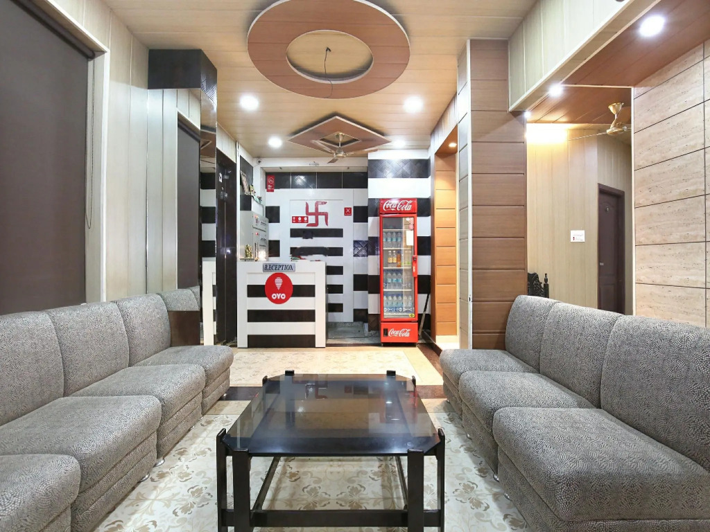 OYO 9602 Hotel Bharat Lodge