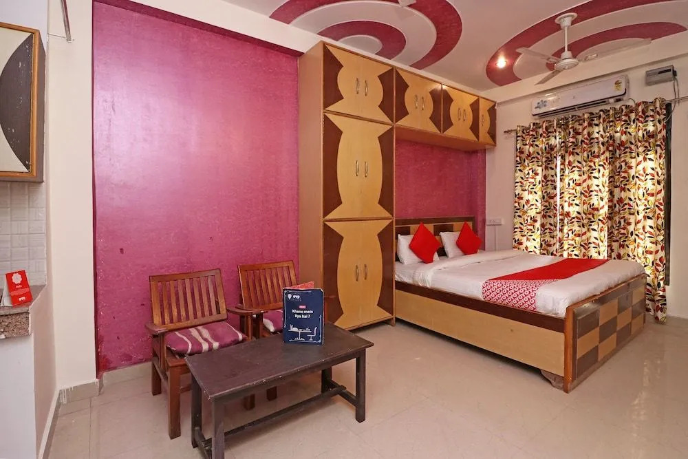 OYO 23302 New Delhi Guest House