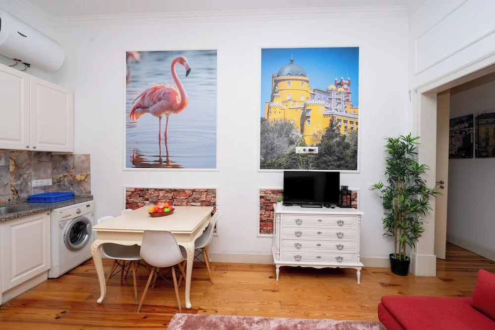 2 Bedroom Apartment Located Heart of Lisbon City