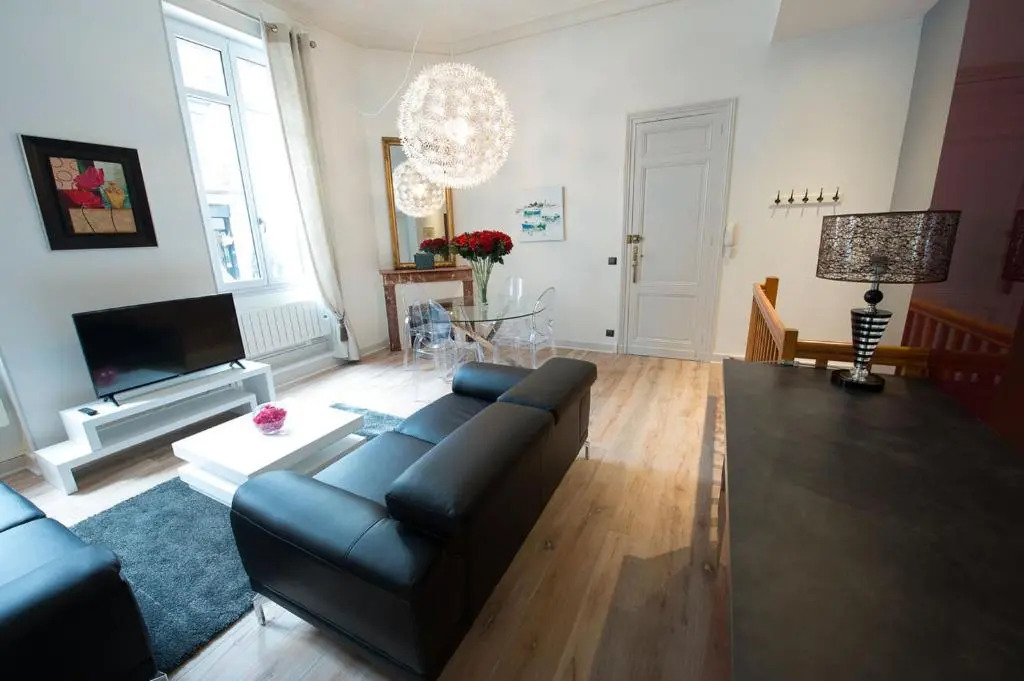 Design Smart Flat Bordeaux